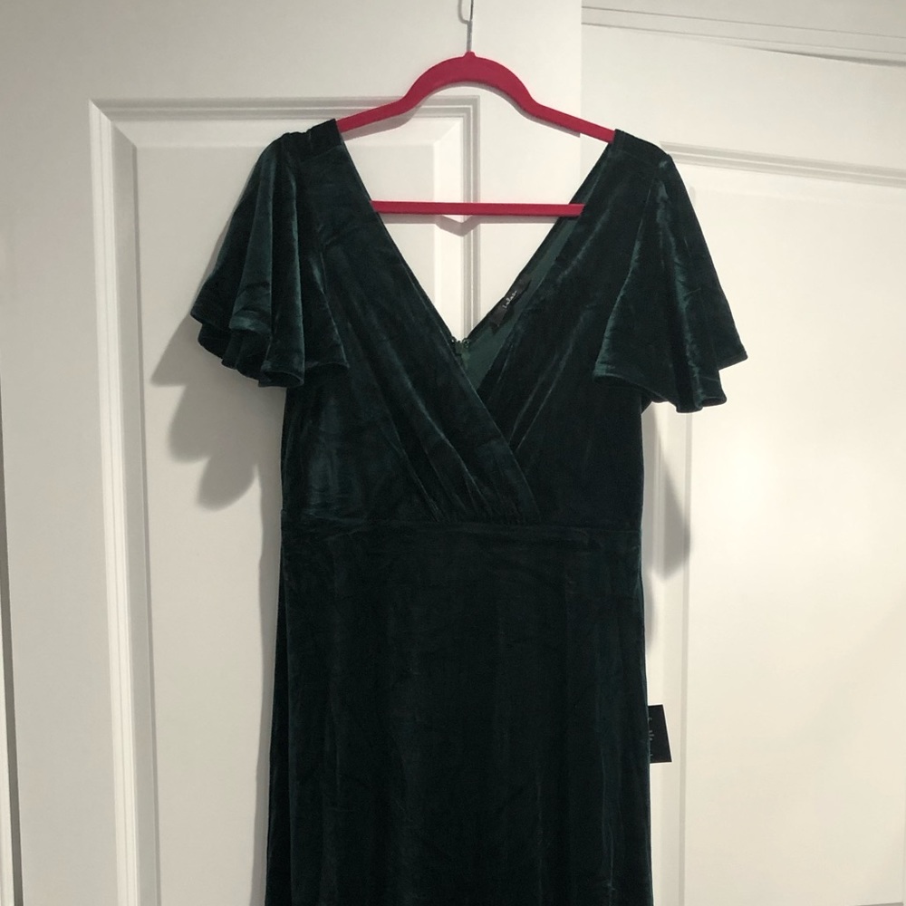 Lulus deep emerald velvet dress